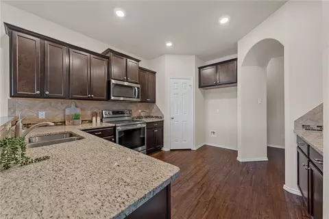 2928 Beutel Rd, Lorena, TX 76655 photo 5