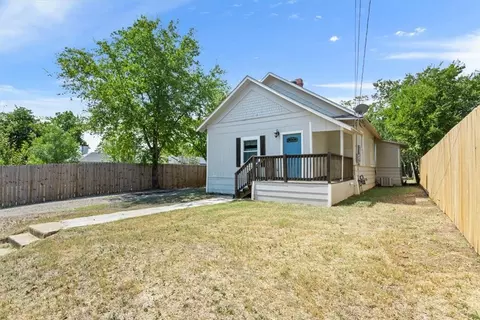 2512 N 20th St, Waco, TX 76708