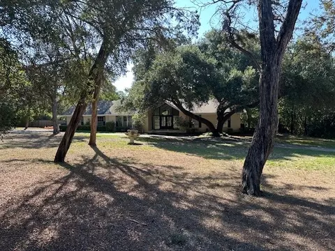 2300 Gregory Ln, Waco, TX 76708 photo 3