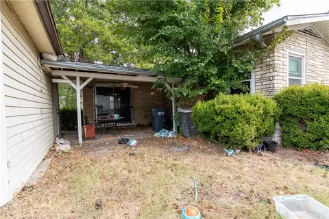 816 E Mitchell St, Waco, TX 76704 photo 4