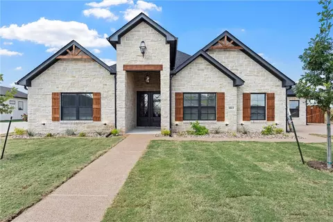 1013 Roses Run, Mcgregor, TX 76657