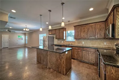 2011 9th St, Waco, TX 76706 photo 6