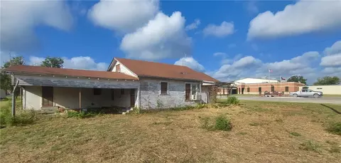 111 W Apple St, Malone, TX 76660