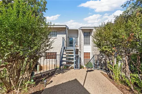 2901 Lake Shore Dr #402, Waco, TX 76708