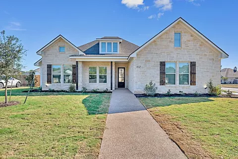 832 Day Star Dr, Hewitt, TX 76643