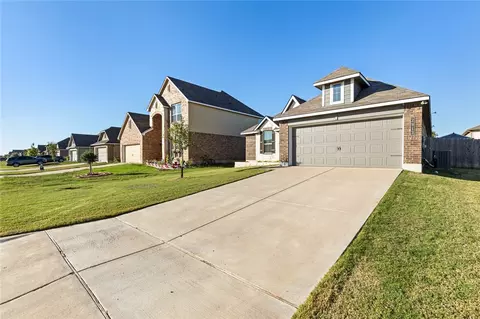 2913 Samson Dr, Lorena, TX 76655 photo 3