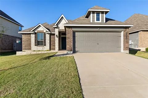 2913 Samson Dr, Lorena, TX 76655 photo 2