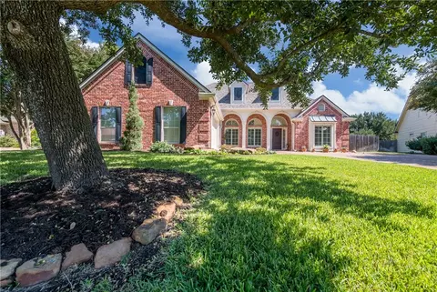 1205 Camden Ct, Woodway, TX 76712