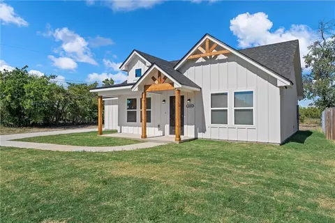 1699 Ewing St, Waco, TX 76706 photo 3
