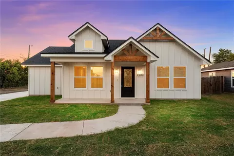 1699 Ewing St, Waco, TX 76706