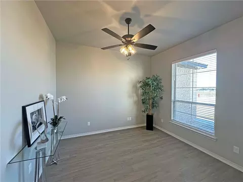 139 Lasso Loop, Lorena, TX 76655 photo 3