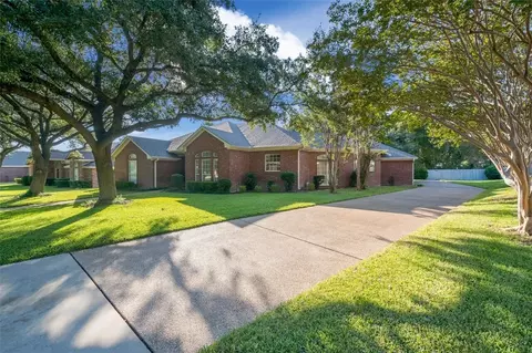 9508 Yellowstone Rd, Waco, TX 76712