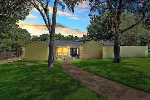 9009 Cherry Creek Pl, Woodway, TX 76712