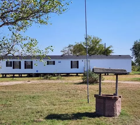 364 Leuschner Rd, Elm Mott, TX 76640