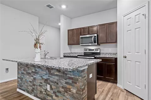 960 Chambray Dr, Troy, TX 76579 photo 4