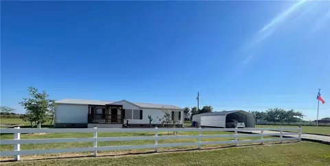 922 E Chad St, Whitney, TX 76692