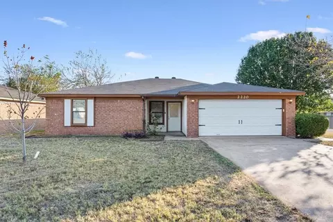 2220 Skylark Dr, Waco, TX 76712