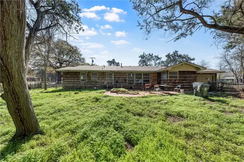 Exterior - 2109 Tanglewood Ave, Waco, TX 76708 photo 2 of 3