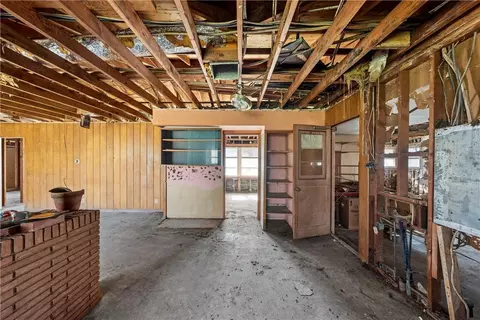 Entry Way - 2109 Tanglewood Ave, Waco, TX 76708 photo 2 of 3