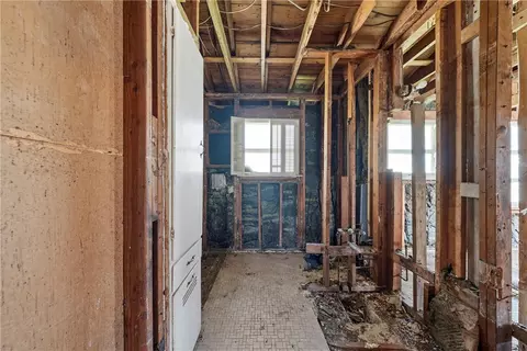 Bath - 2109 Tanglewood Ave, Waco, TX 76708 photo 1 of 1