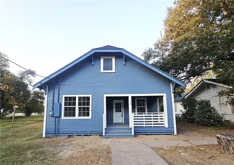 310 E State St, Groesbeck, TX 76642
