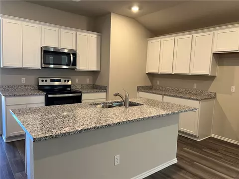 11624 Landis Ct, Lorena, TX 76655 photo 3