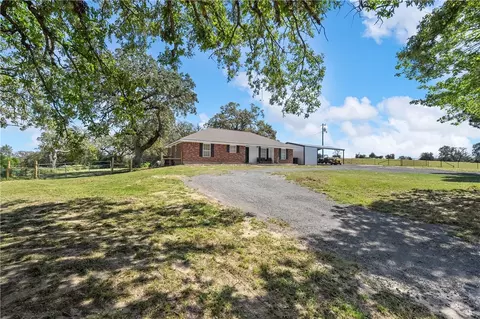 820 Fcr 381, Oakwood, TX 75855
