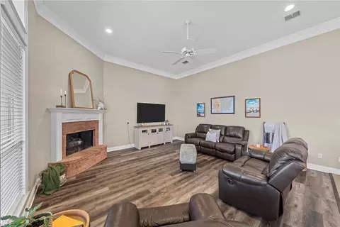205 Ranchgate Trl, Mcgregor, TX 76657 photo 13