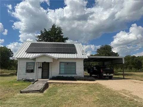 201 Waco St, Mart, TX 76664