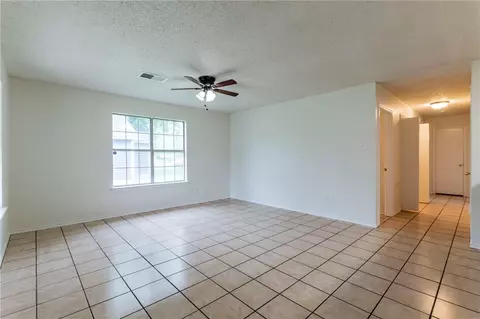 Living - 812 E Pecan Ave, Waco, TX 76704 photo 1 of 5