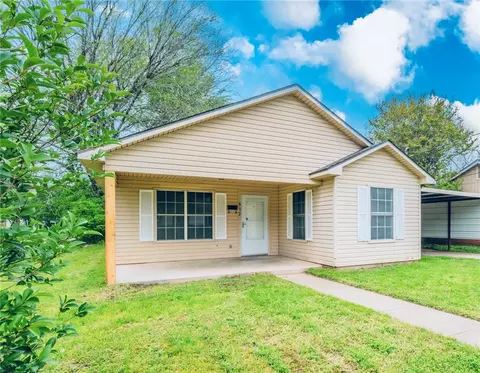 812 E Pecan Ave, Waco, TX 76704