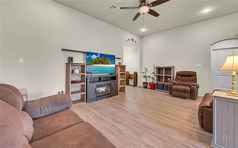 404 Broken Arrow Ct, Waco, TX 76705 photo 6