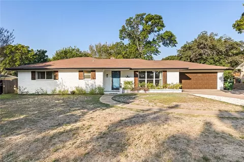 8725 Wren Dr, Woodway, TX 76712