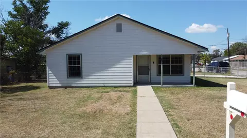 424 Camp Ground Rd, Bellmead, TX 76705