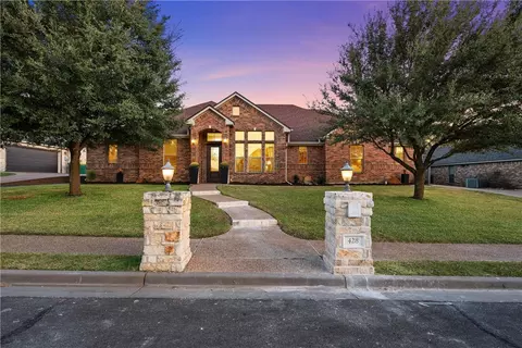 428 N Cedar Ridge Cir, Robinson, TX 76706