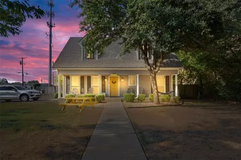 2039 S 9th St, Waco, TX 76706