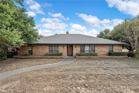 9901 Oak Ridge Cir, Woodway, TX 76712