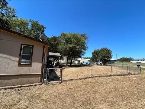 107 Hope Cir, Lorena, TX 76655 photo 3