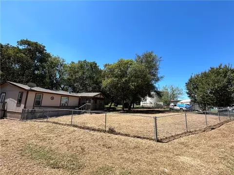 107 Hope Cir, Lorena, TX 76655 photo 2