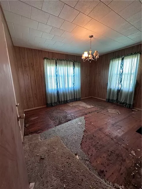 504 E Pine St, West, TX 76691 photo 10