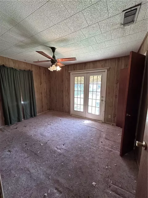 504 E Pine St, West, TX 76691 photo 9
