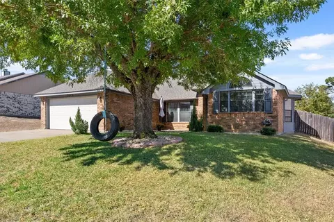 303 Eichelberger Dr, Copperas Cove, TX 76522