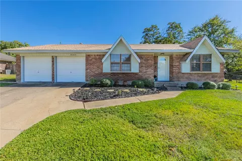 10814 Rick Dr, Woodway, TX 76712