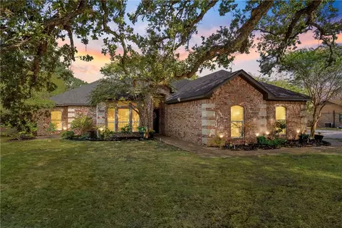 520 Lux Dr, Robinson, TX 76706