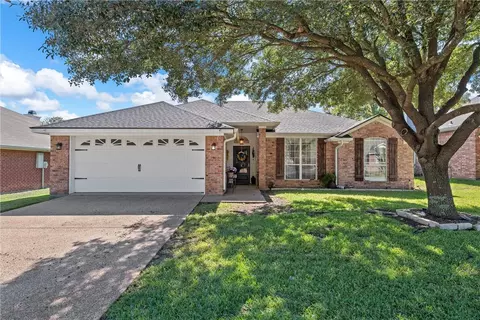10608 Sierra West Dr, Woodway, TX 76712