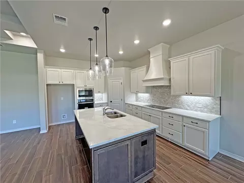 137 Lasso Loop, Lorena, TX 76550 photo 8