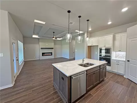 137 Lasso Loop, Lorena, TX 76550 photo 10