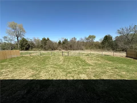 137 Lasso Loop, Lorena, TX 76550 photo 25