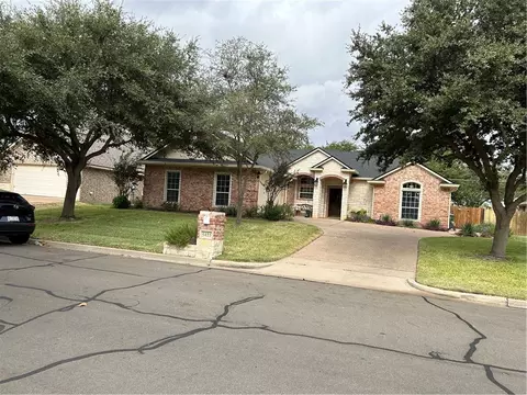 5421 Stillhouse Hollow St, Waco, TX 76708 photo 2