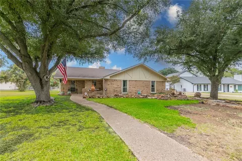 8642 Briargrove Dr, Woodway, TX 76712